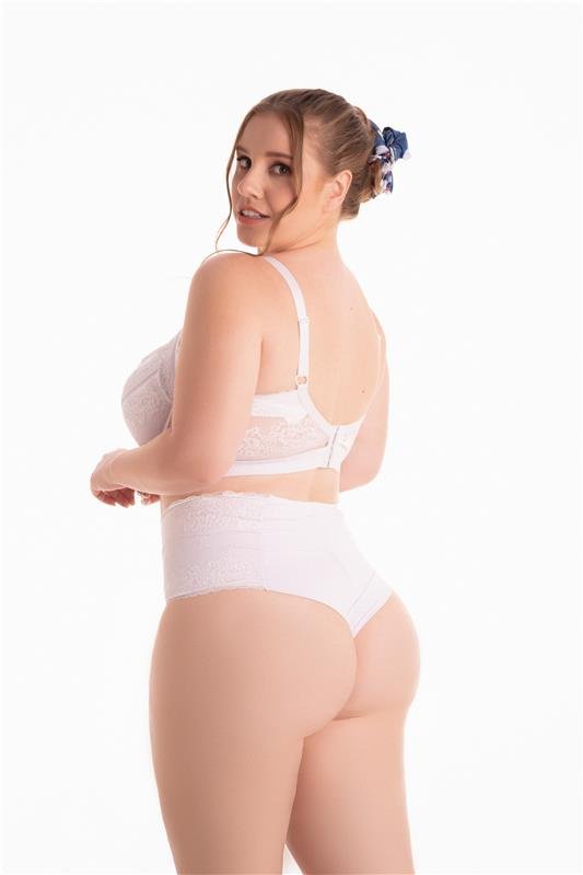 CALCINHA CURVE EM MICROFIBRA COM RENDA. MODELO FIO CONFORTO
