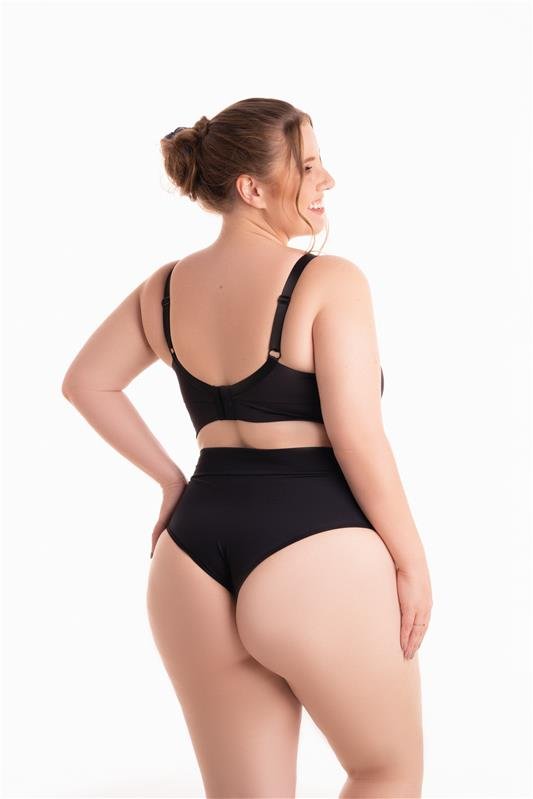CALCINHA MODELO TANGA