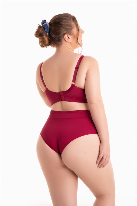 CALCINHA MODELO TANGA